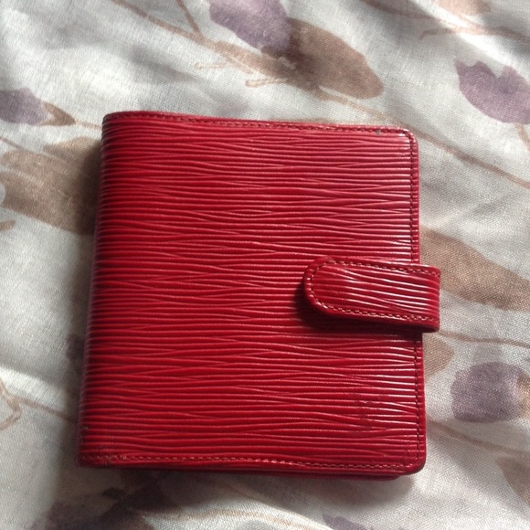 ✨LV EPI RED WALLET RARE VINTAGE UNISEX. ✨