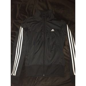 ADIDAS MEDIUM ZIP UP SWEATER!