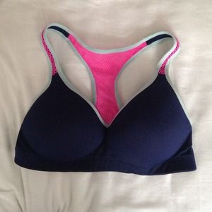 sports bra