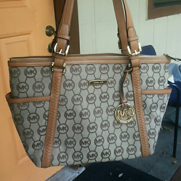 Michael kors handbag