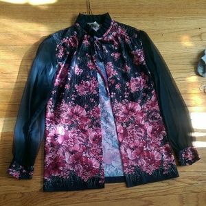 Rose pattern shirt w/ black lace sleeves- -Medium