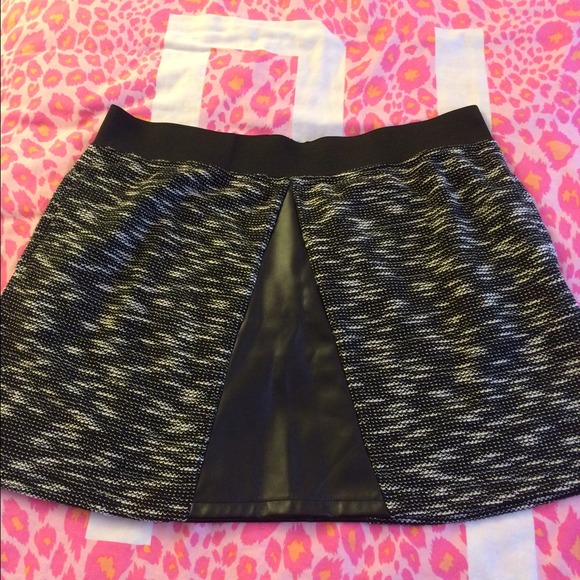 Knit skirt