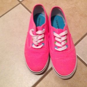 Vans type of shoes