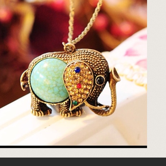 Jewelry - 🌺Gergeous Jeweled Elephant Necklace Brand New