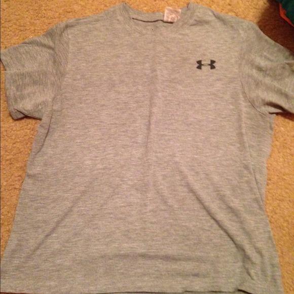 Under Armour top - Picture 2 of 2