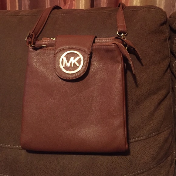 Micheal Kors Cross body