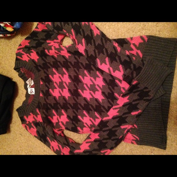 Sweater - Picture 1 of 1