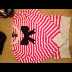 Bow sweater