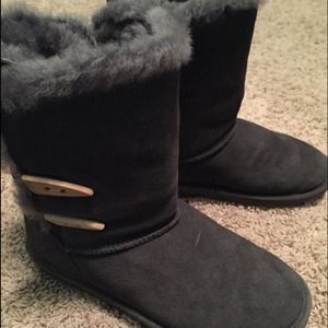 Bearpaw Abigail boots size 8 *On hold*