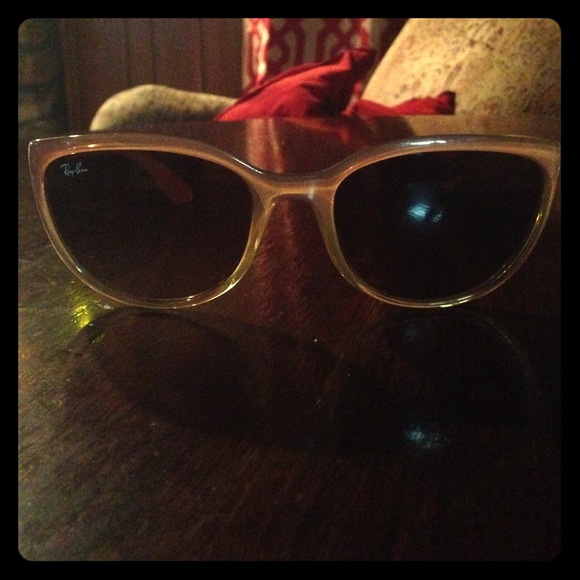Ray Ban Emma RB4167