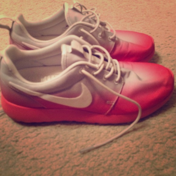 pink & grey roshe's