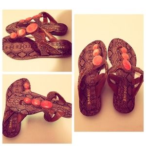 ❤️❤️🌟Cute summer sandals size 6