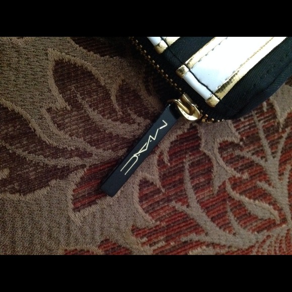 "MAC" Authentic Cosmetics Bag - Picture 4 of 4