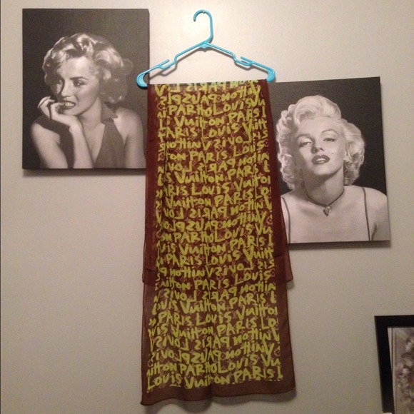 Graffiti scarf l. V. Print