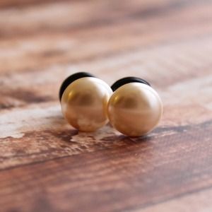 Vintage faux pearl plugs