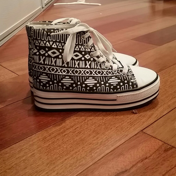 Shoes - Picture 2 of 2