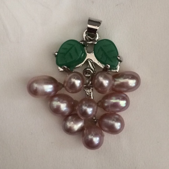 Real freshwater pearl grape shaped pendant - Picture 2 of 3