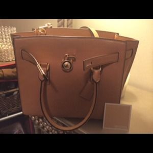 Michael Kors Hamilton Traveler Md Leather Satchel