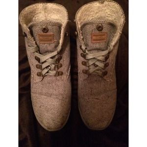 TWO STYLE IN ONE GREY TOMS!! :)