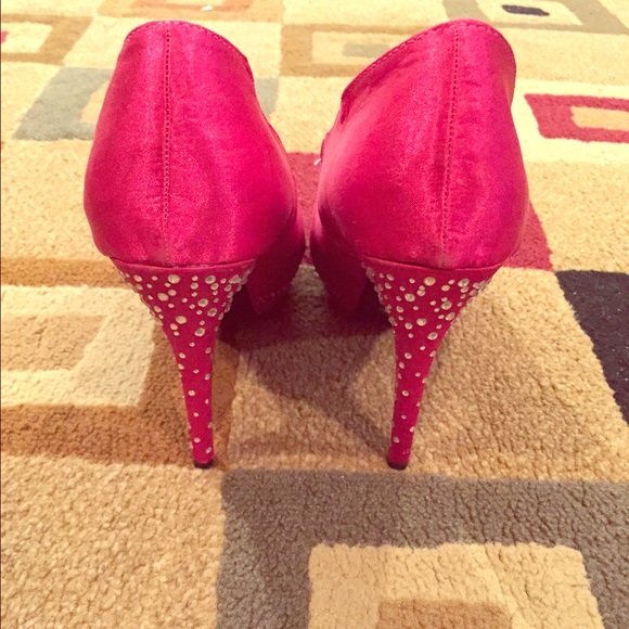 Peep Toe Heels - Picture 2 of 4