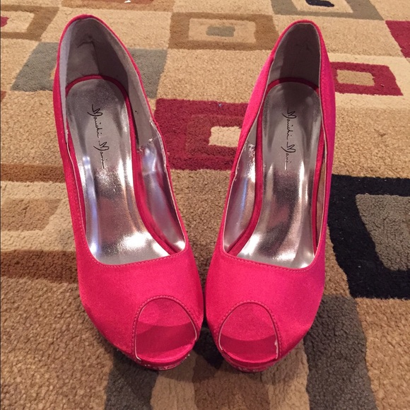 Peep Toe Heels - Picture 1 of 4