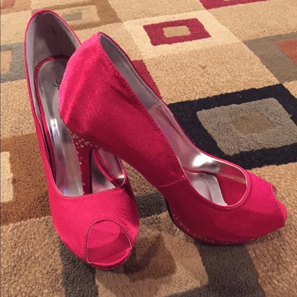 Peep Toe Heels - Picture 4 of 4