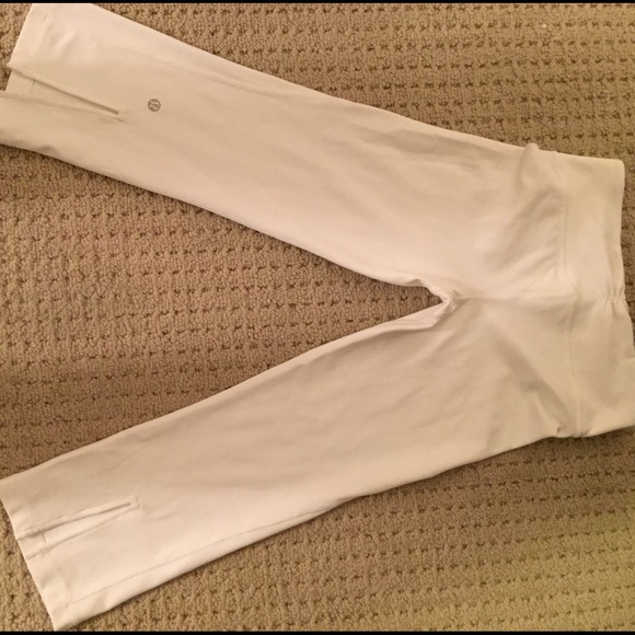 Lululemon white crop pants in sample size