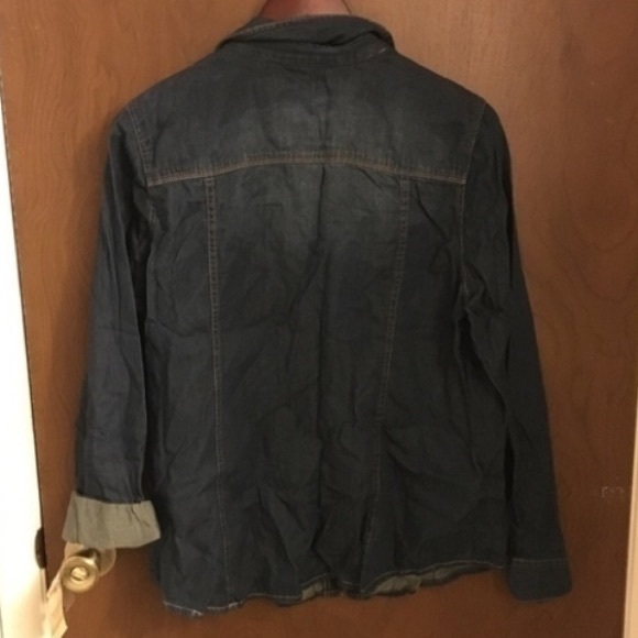 SOLD Denim Button Down Chambray - Picture 3 of 3