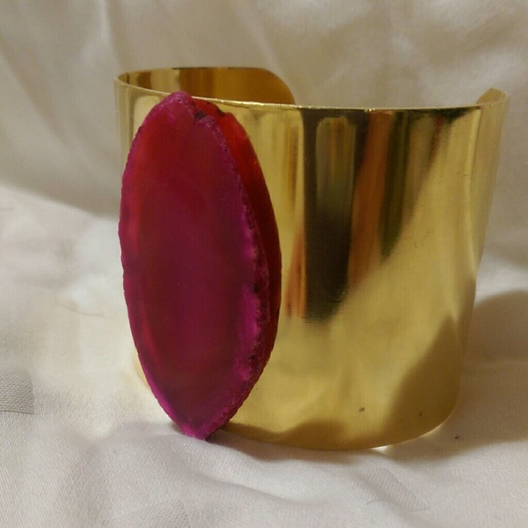 Gold plated cuff bracelet - Picture 2 of 3
