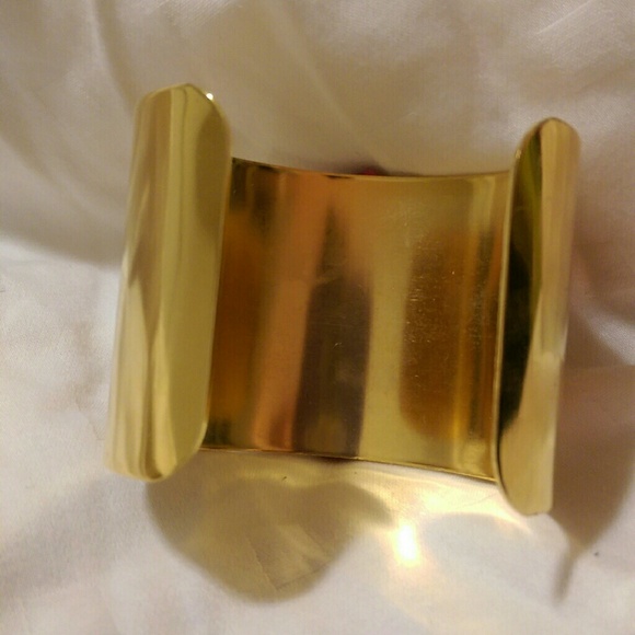 Gold plated cuff bracelet - Picture 3 of 3