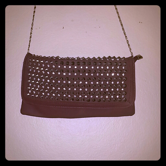 Handbags - SALE!!! FINAL PRICE!! NWT STUDDED CLUTCH
