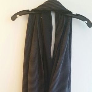 Lululemon infinity scarf