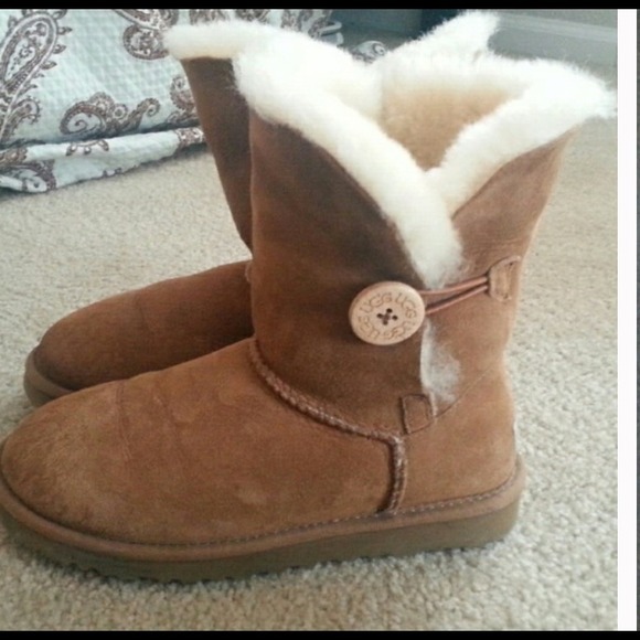 Great condition bailey button ugg boots