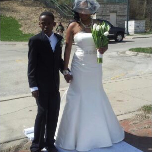 David's Bridal wedding dress - Picture 2 of 2