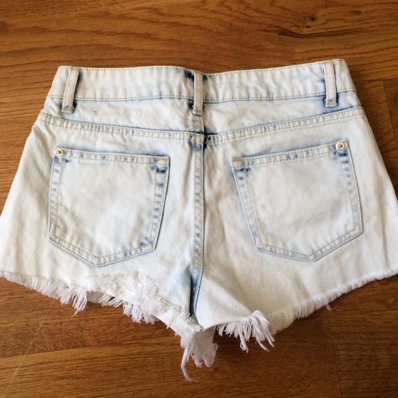 Acid wash shorts - Picture 2 of 2