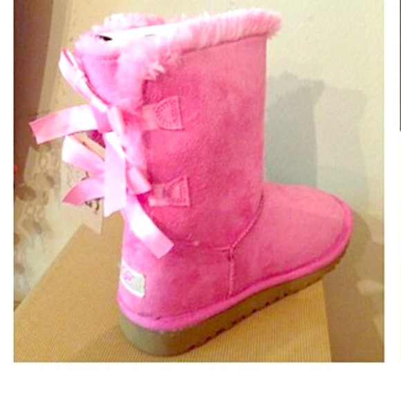 Pink bow uggs