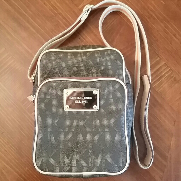 Authentic Michael Kors Cross Purse