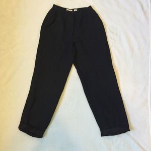 Black High-waisted Ann Taylor baggy pants.❤️