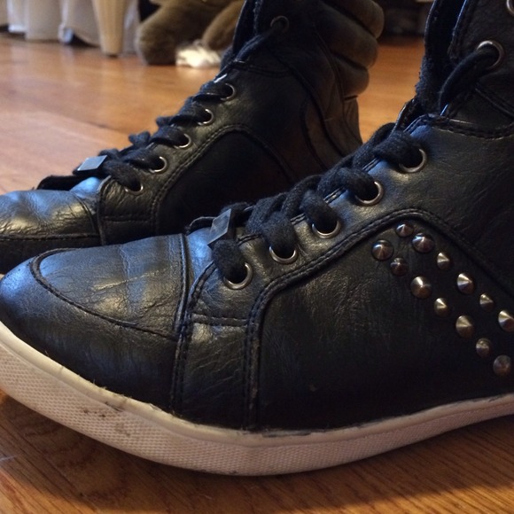 Studded black sneakers - Picture 2 of 3