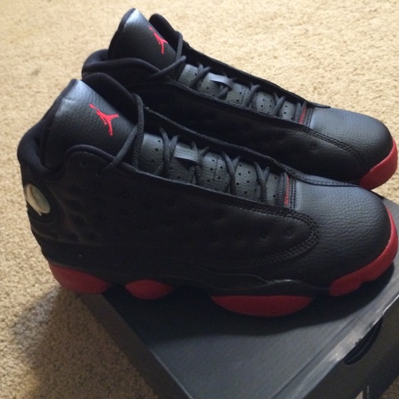 Air Jordan 13 - Picture 2 of 4