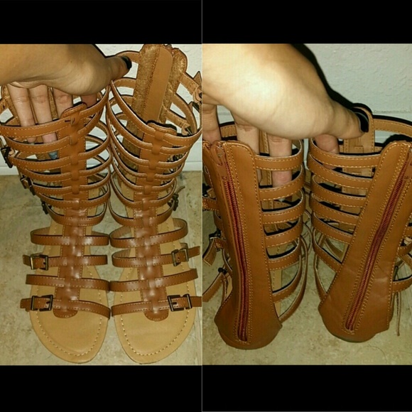 New strap sandals