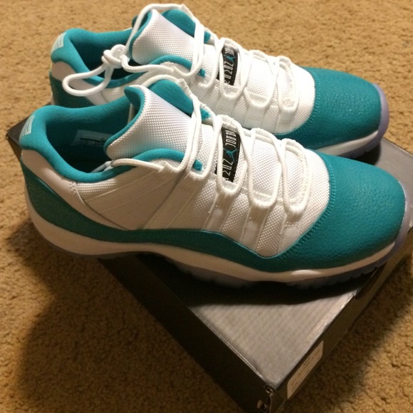 Air Jordan 11s. - Picture 2 of 5