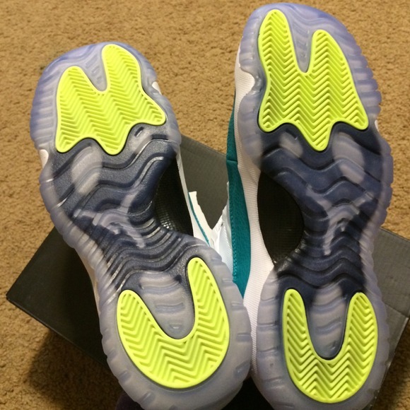 Air Jordan 11s. - Picture 4 of 5