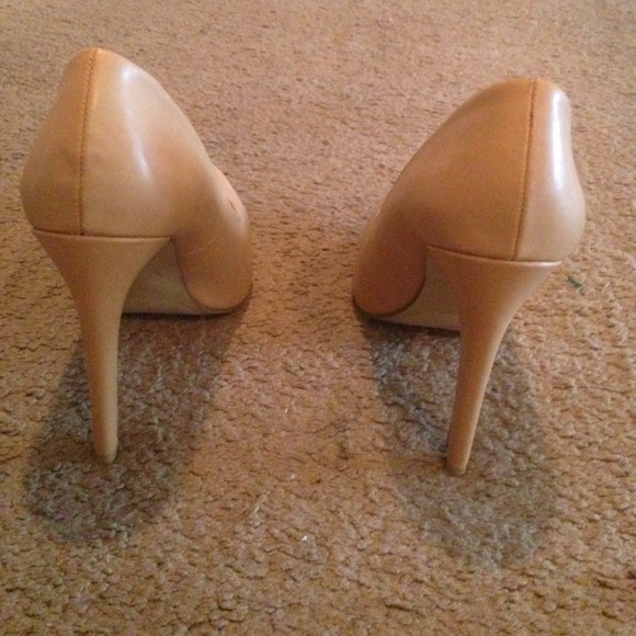 Forever 21 Shoes - Pointy Nude Pumps Forever 21 Shoes - Pointy Nude Pumps