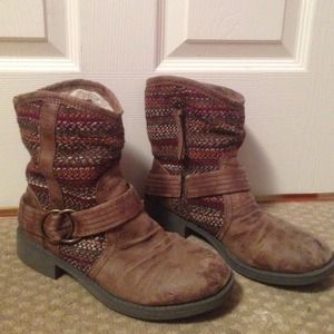 Rox ya Tribal Print Boots