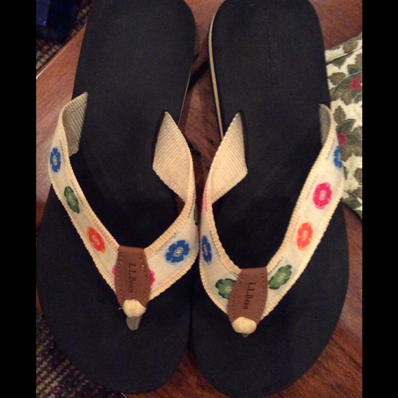 Sandals (flip flops)