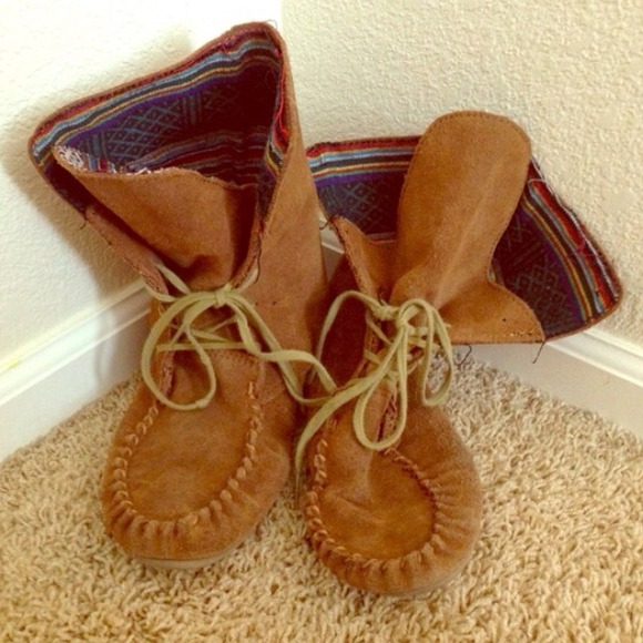 •MOCCASINS•