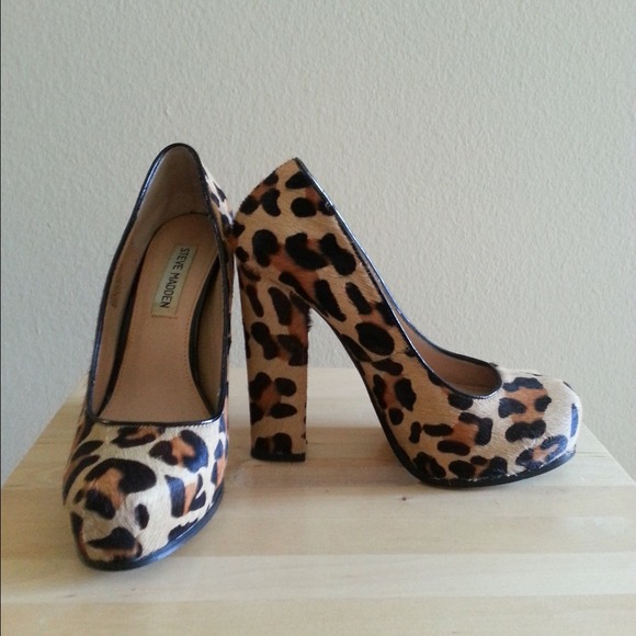 Steve Madden Sarina Leopard Pumps
