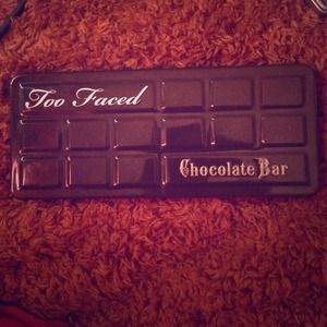 Too faced chocolate bar