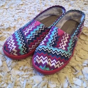Chevron Toms